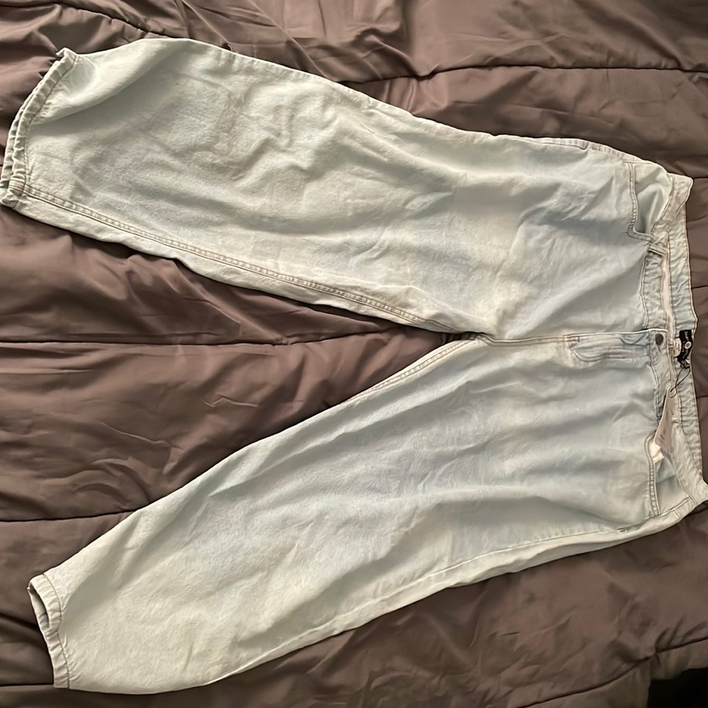 Brand new, never worn mom jeans